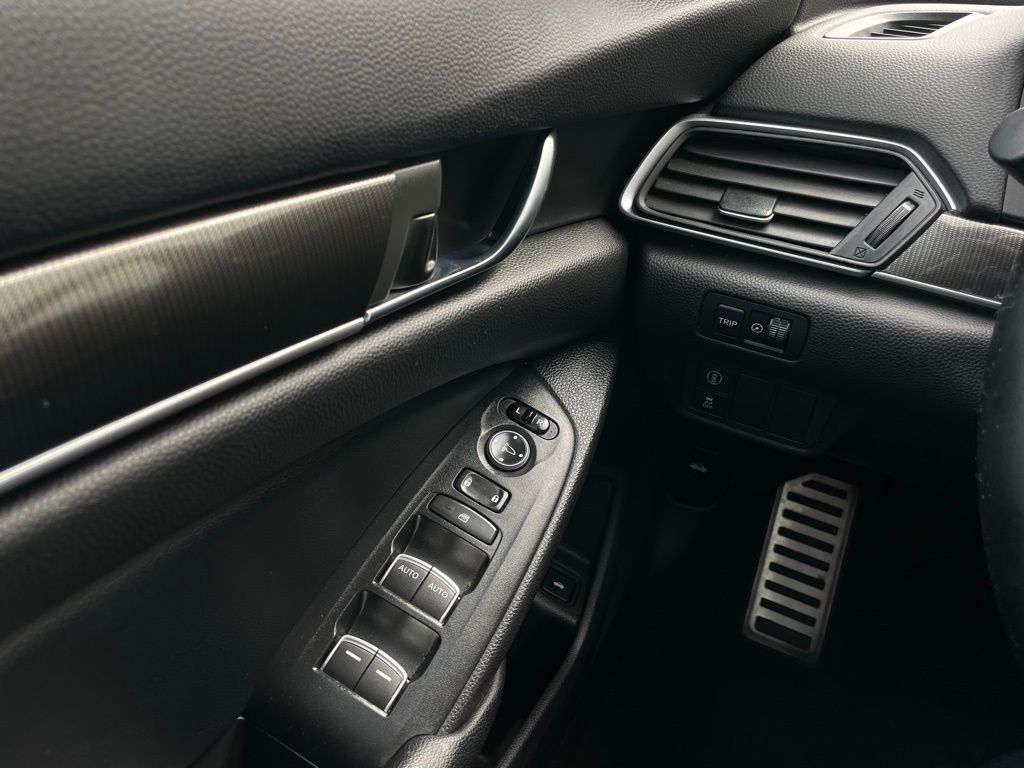 2018 Honda Accord Sport 23