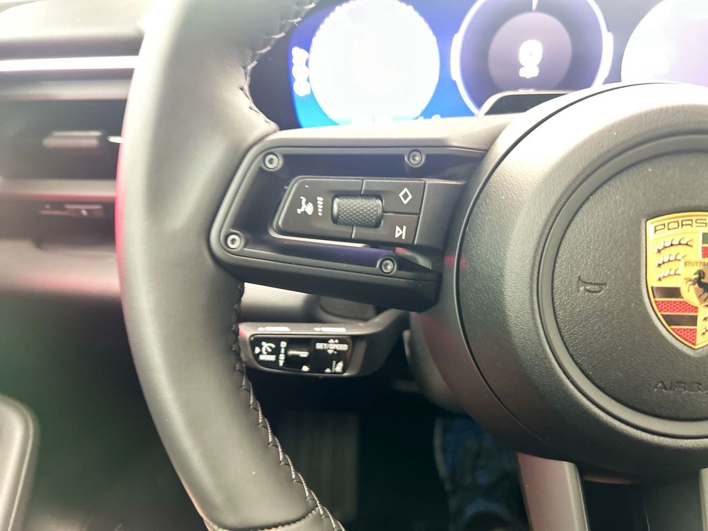 Thumbnail: 2026 Porsche Macan - 13