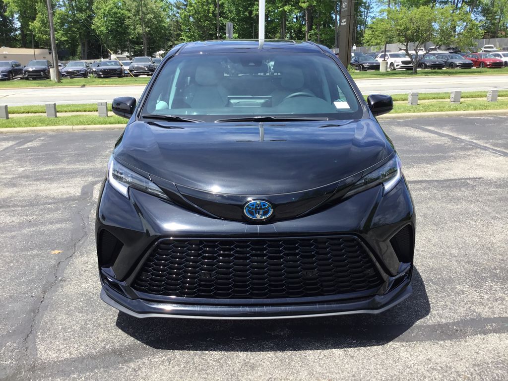 Thumbnail: 2025 Toyota Sienna - 8