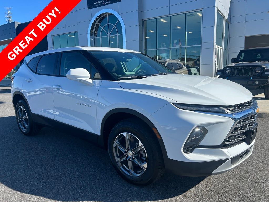 Summit White 2025 Chevrolet Blazer LT AWD SUV / Crossover 9-Speed Automatic Overdrive