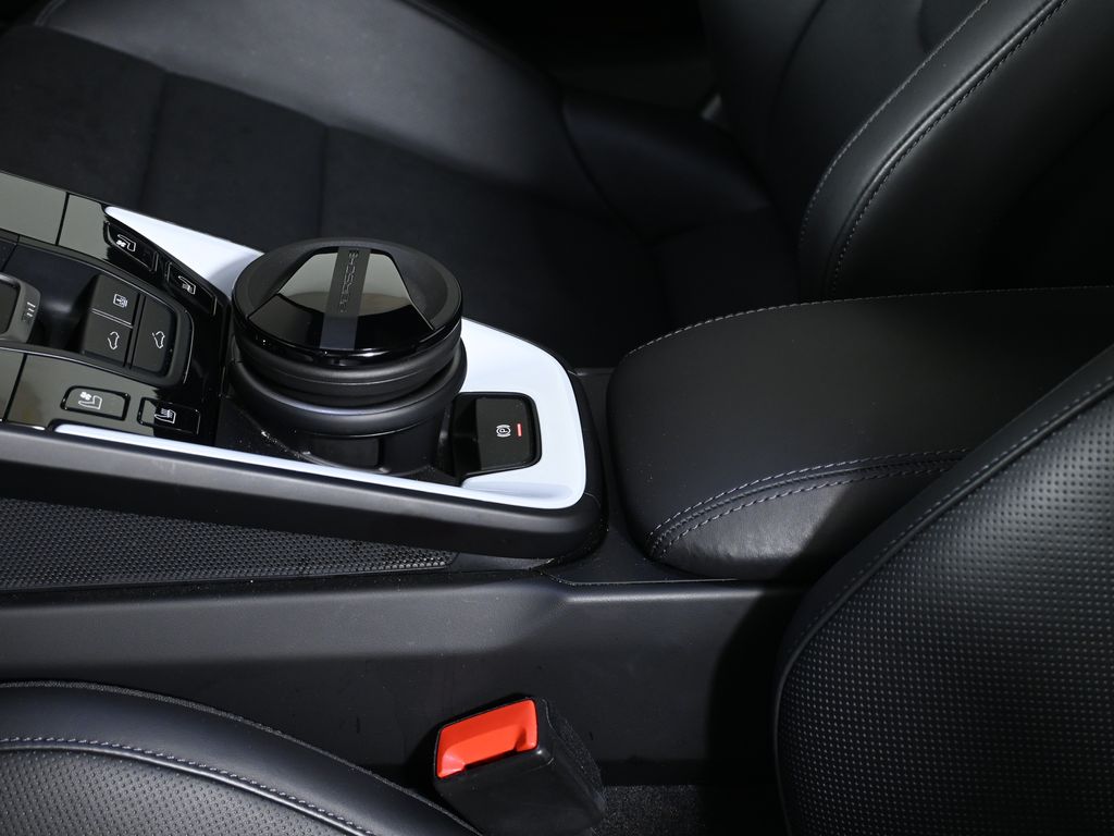 Thumbnail: 2024 Porsche 911 - 27