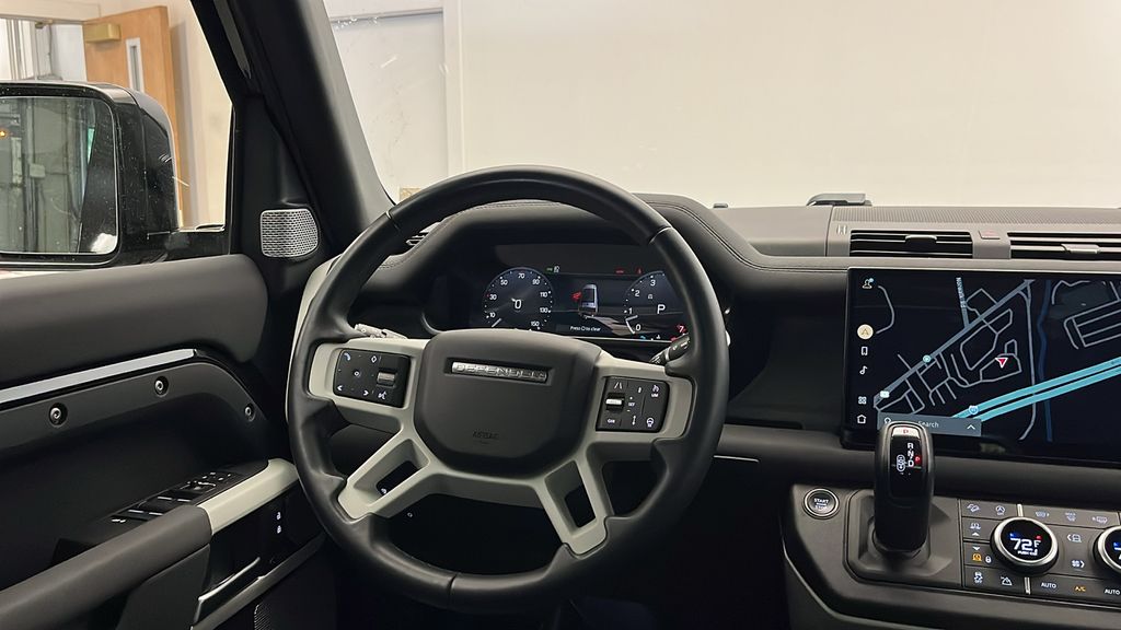 2023 Land Rover Defender 130 24