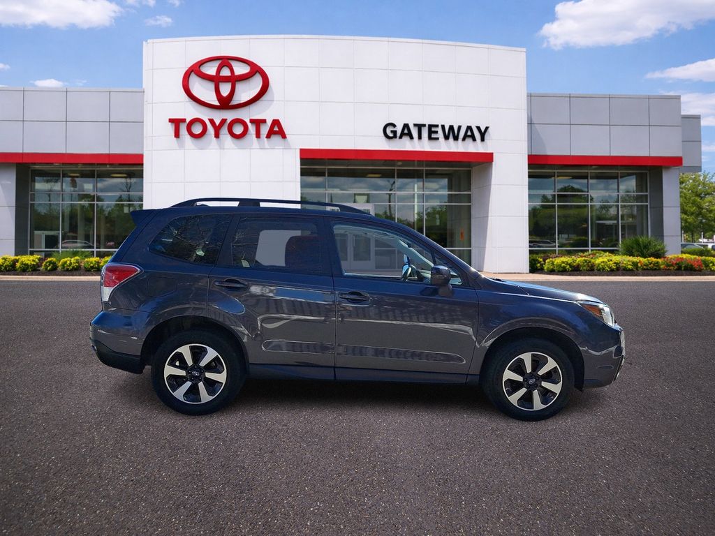 Thumbnail: 2017 Subaru Forester - 4