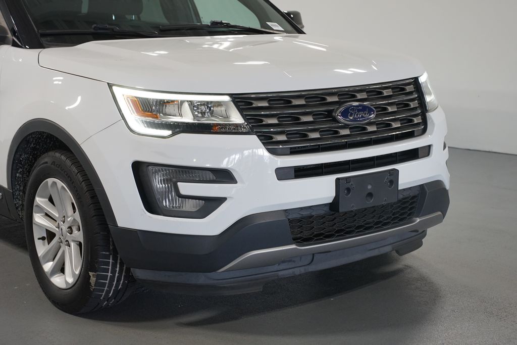 Thumbnail: 2017 Ford Explorer - 4