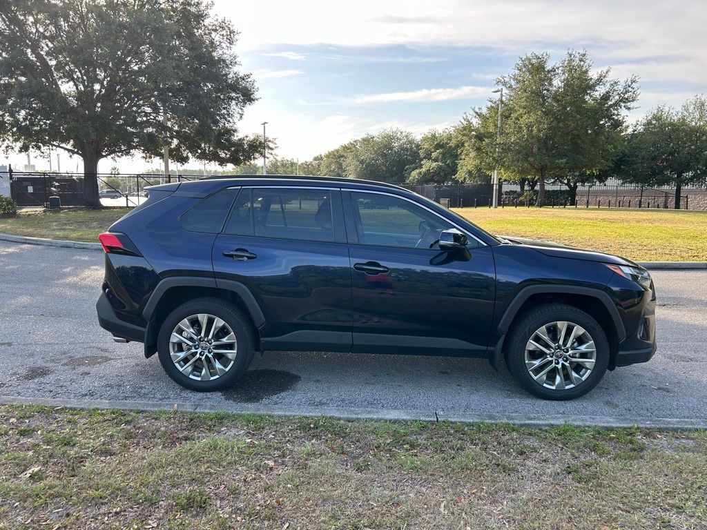 2024 Toyota RAV4 XLE Premium 6