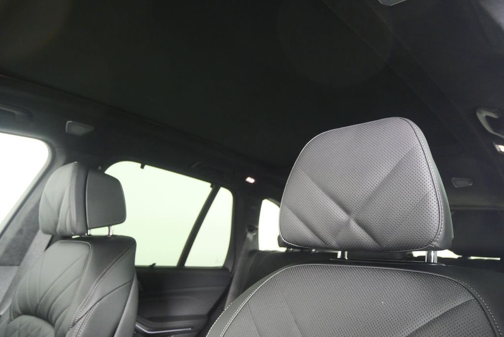 Thumbnail: 2026 BMW X5 - 12