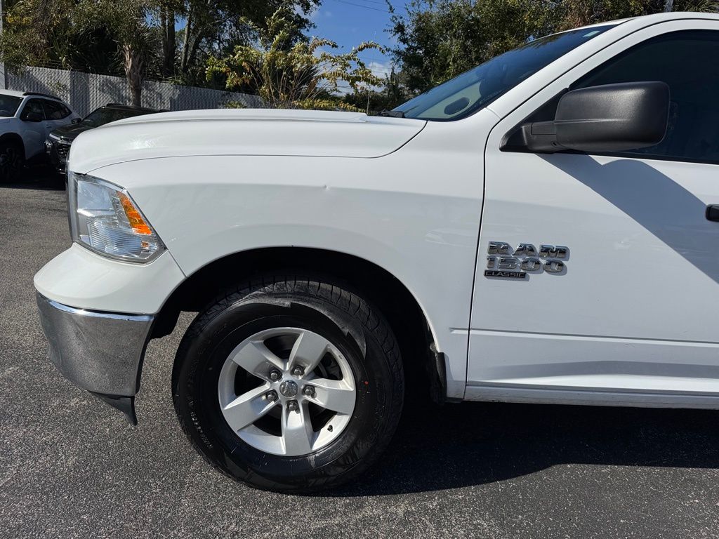 2022 Ram 1500 Classic SLT 11