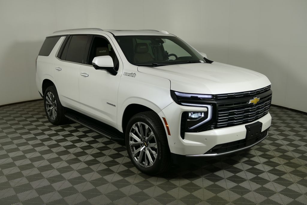 White (Iridescent Pearl Tricoat) 2025 Chevrolet Tahoe SUV / Crossover Four-Wheel Drive 