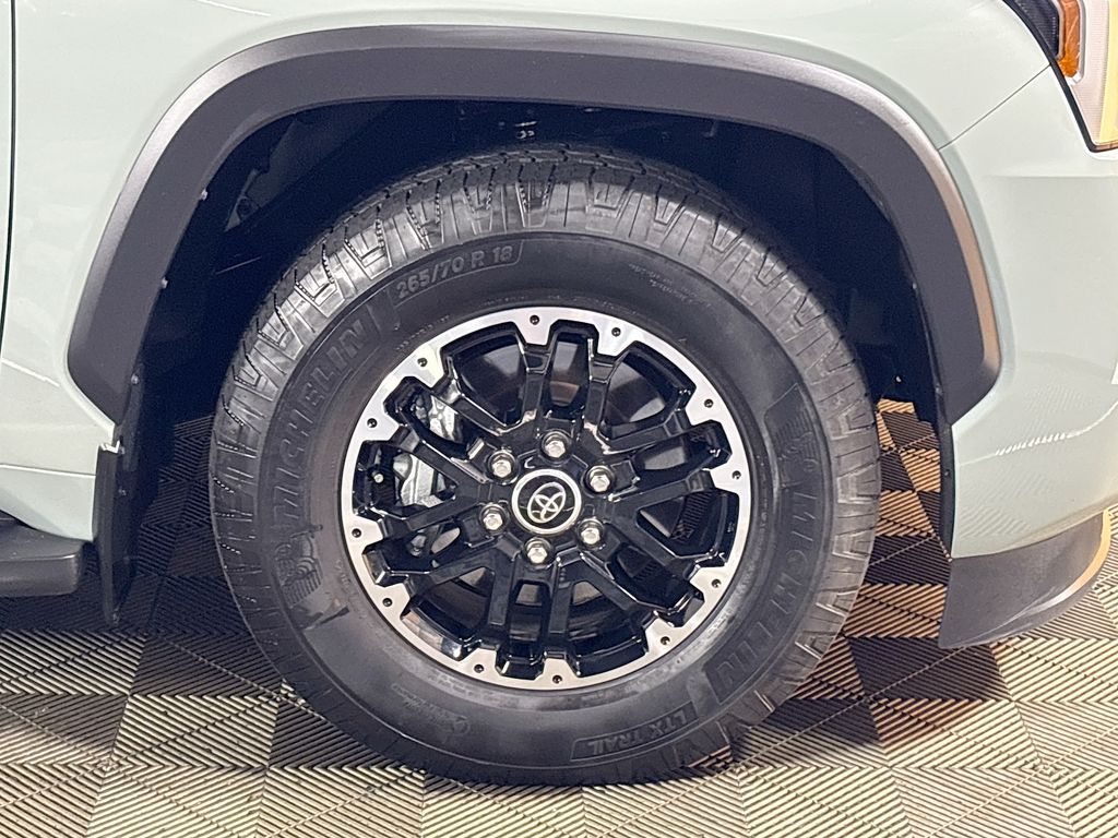 2024 Toyota Sequoia SR5