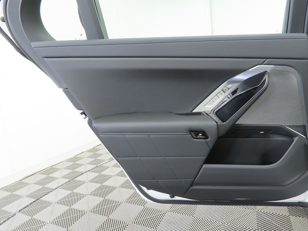 Thumbnail: 2026 BMW i7 - 26