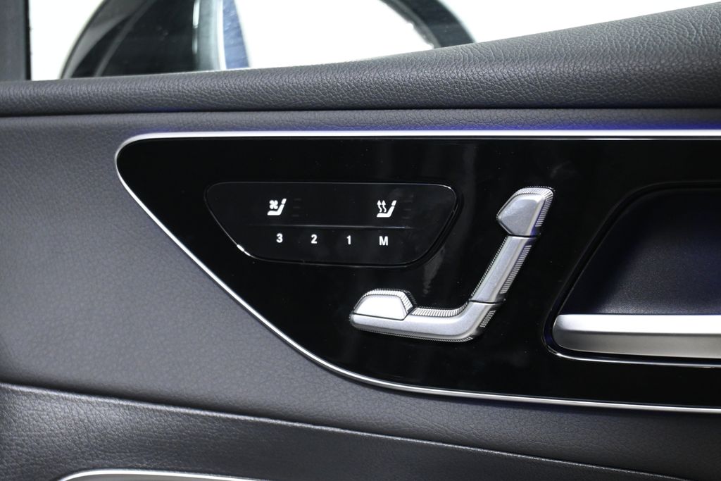 Thumbnail: 2025 Mercedes-Benz GLC - 28