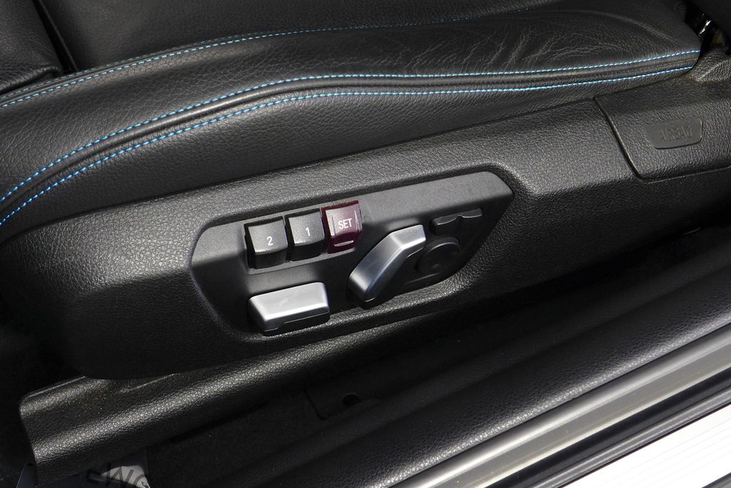 Thumbnail: 2016 BMW M2 - 23