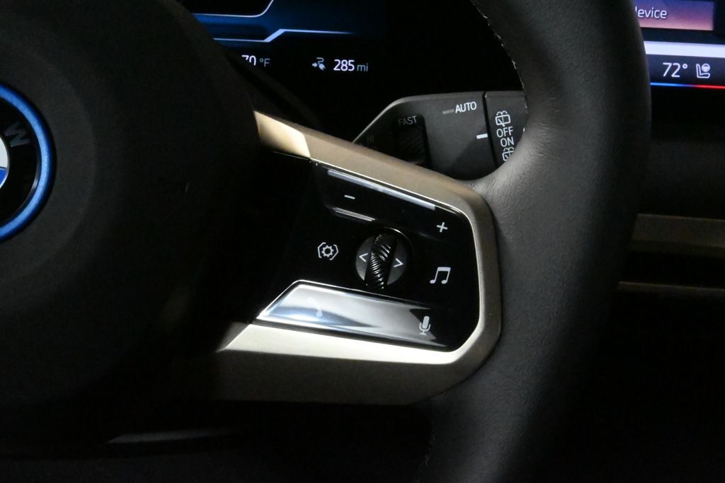 Thumbnail: 2025 BMW iX - 18