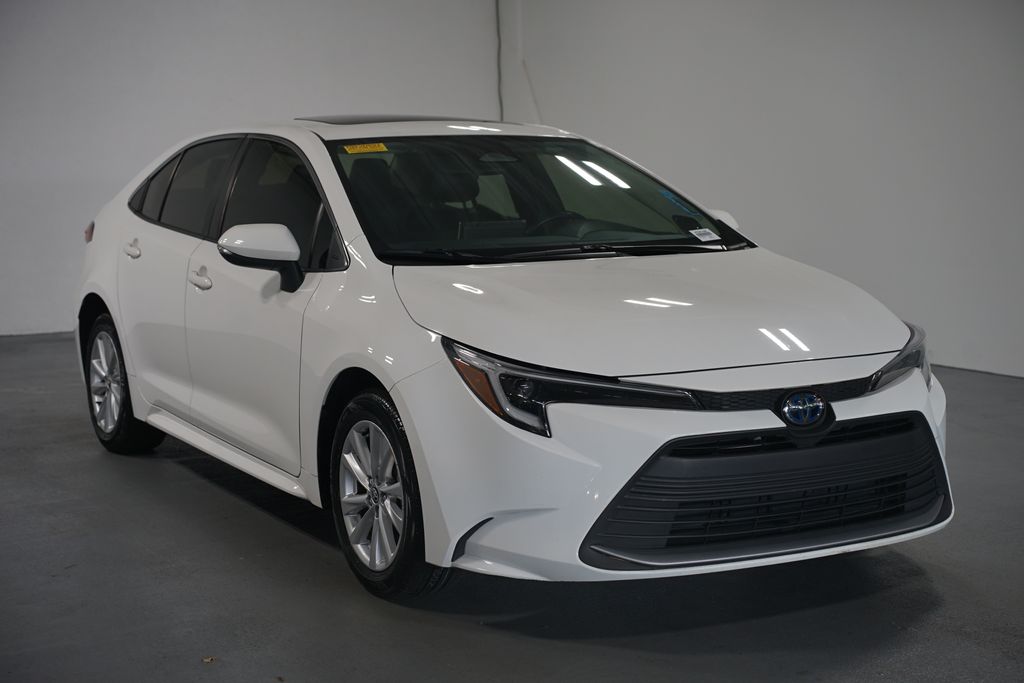 Thumbnail: 2024 Toyota Corolla - 3