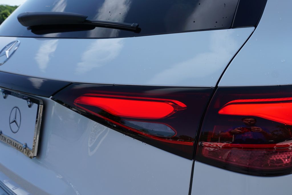 2025 Mercedes-Benz GLC 300 13