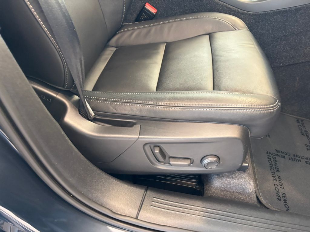 2022 Volvo XC40 Momentum
