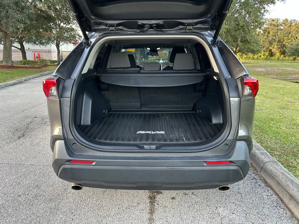 Thumbnail: 2021 Toyota RAV4 - 10