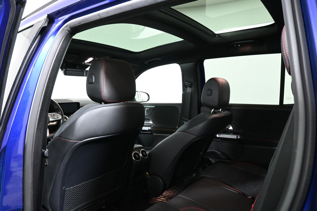 Thumbnail: 2021 Mercedes-Benz GLB - 6