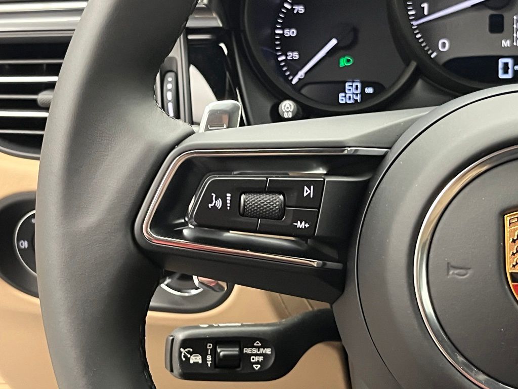 Thumbnail: 2026 Porsche Macan - 13