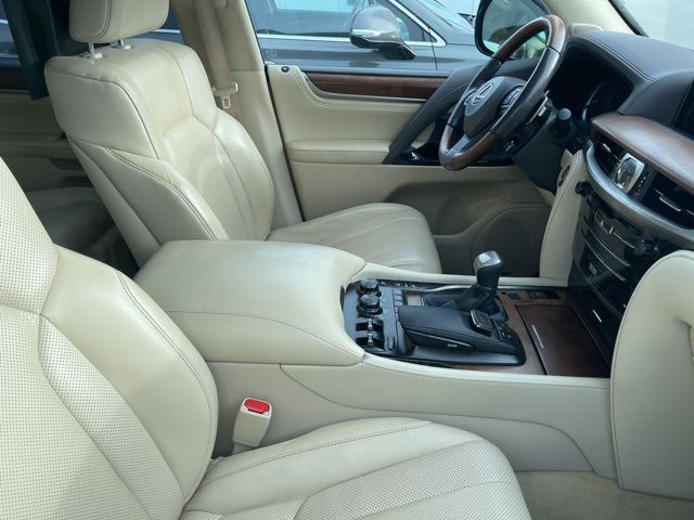 Thumbnail: 2020 Lexus LX - 6