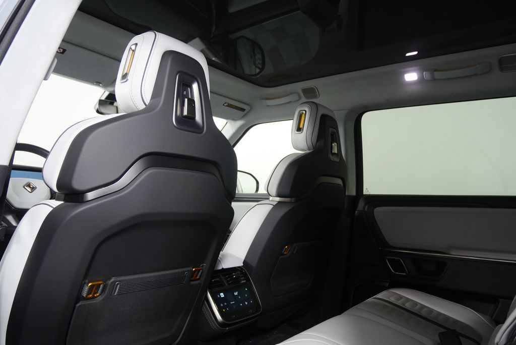 Thumbnail: 2023 Rivian R1S - 20