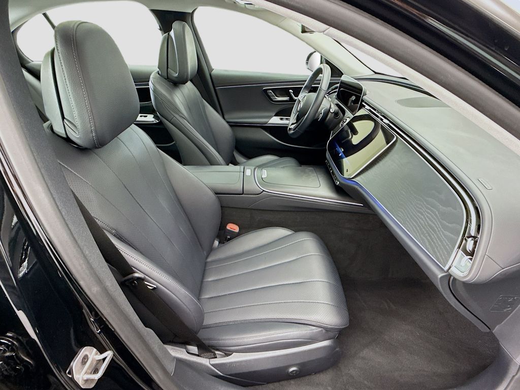 Thumbnail: 2025 Mercedes-Benz E-Class - 19