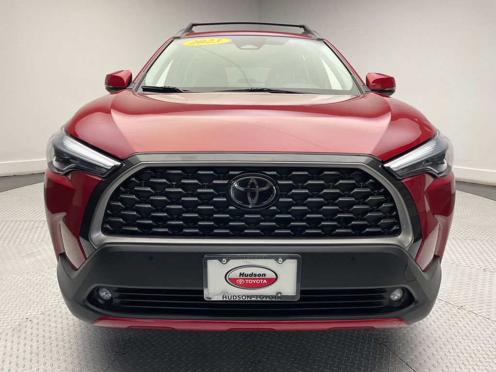 2023 Toyota Corolla Cross XLE 2