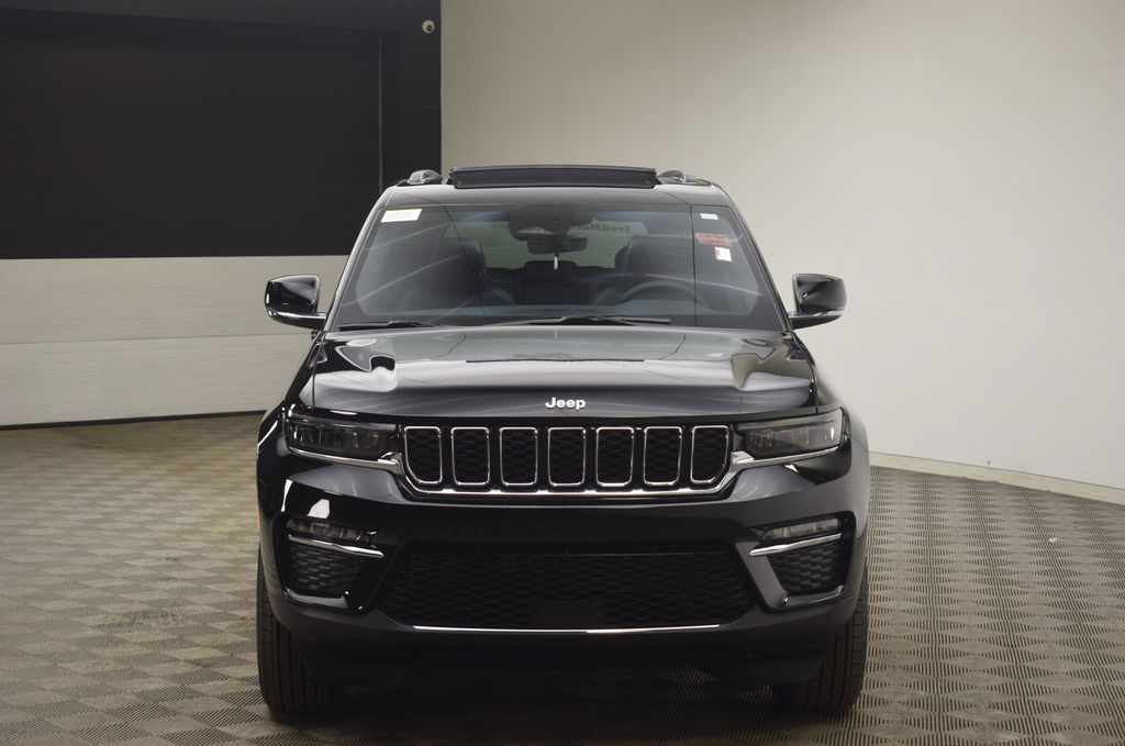 new 2025 Jeep Grand Cherokee car, priced at $43,897