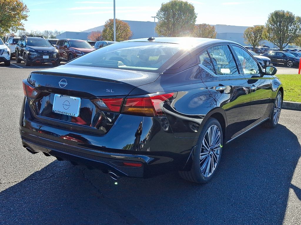 Thumbnail: 2025 Nissan Altima - 4