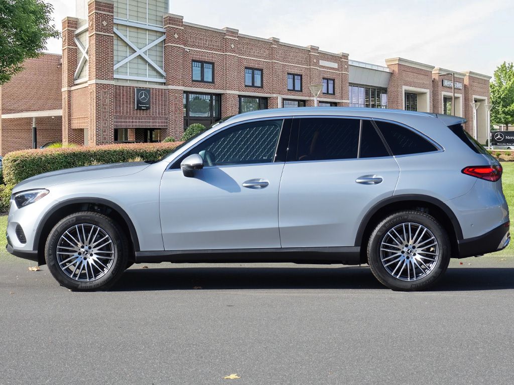 Thumbnail: 2026 Mercedes-Benz GLC - 8