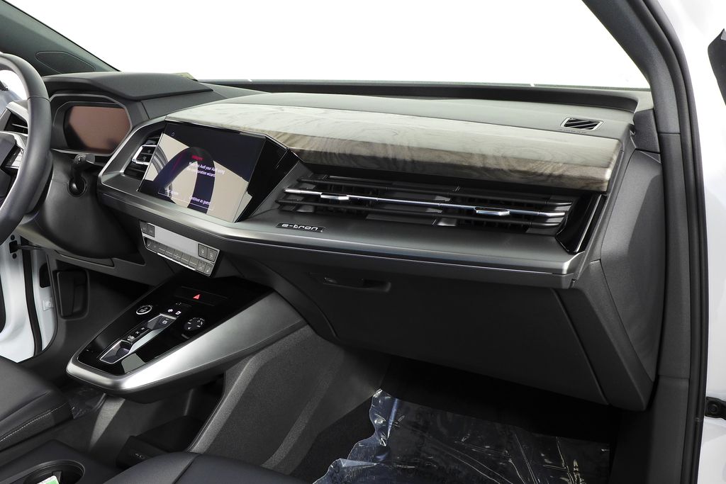 Thumbnail: 2023 Audi Q4 e-tron - 14