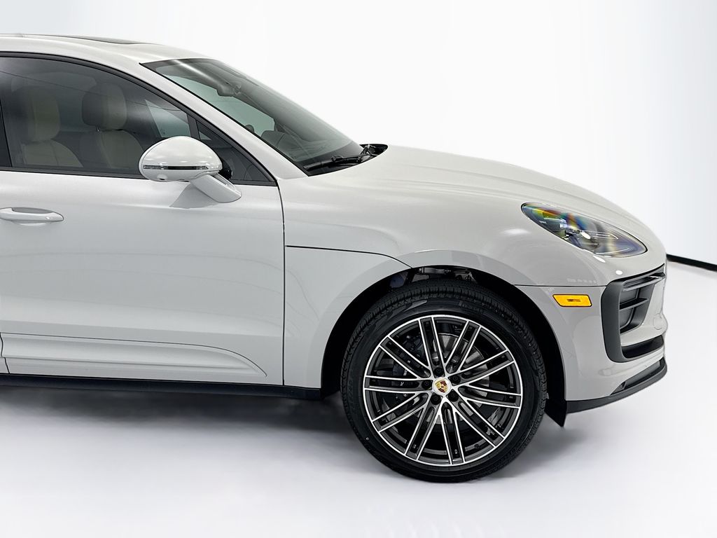 Thumbnail: 2026 Porsche Macan - 11