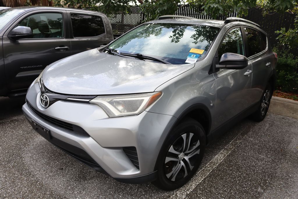 Thumbnail: 2016 Toyota RAV4 - 2