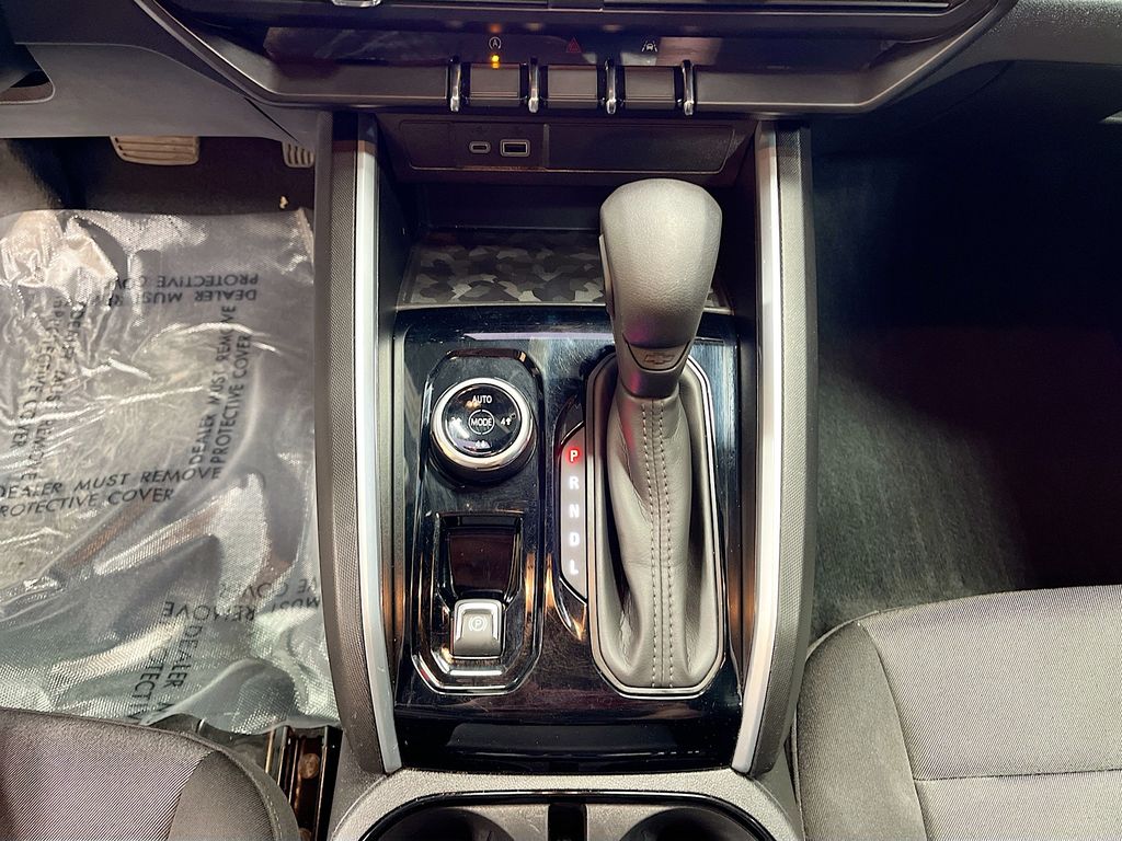 Used 2024 Summit White Chevrolet Trail Boss image 17