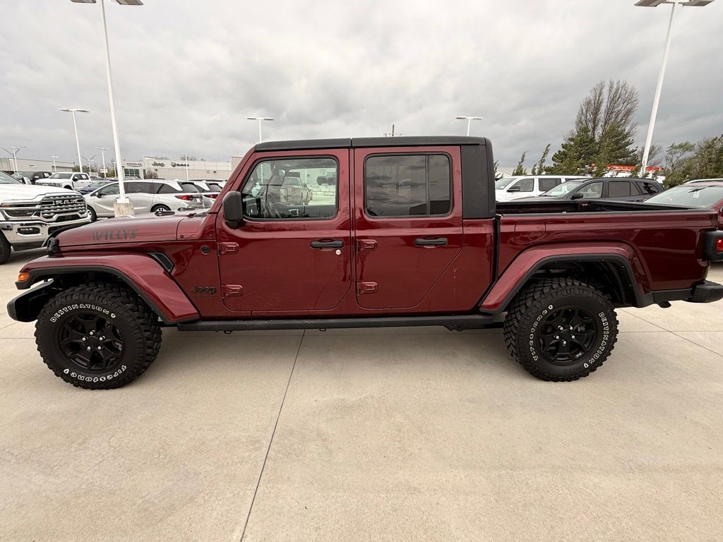 Used 2022 Jeep Gladiator WILLYS with VIN 1C6HJTAG2NL110185 for sale in Kansas City