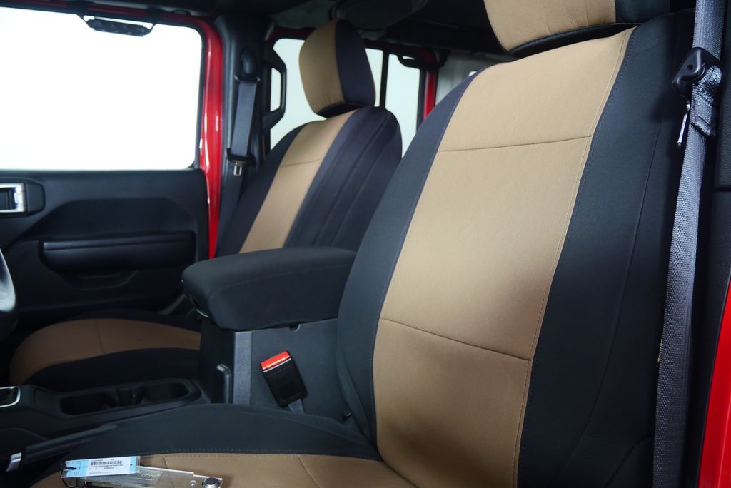 Thumbnail: 2021 Jeep Wrangler - 11
