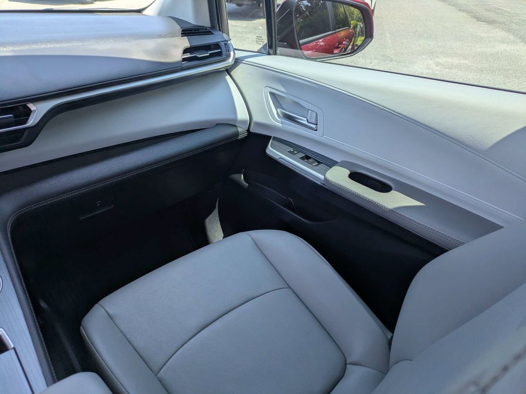 Used 2025 Toyota Sienna Van