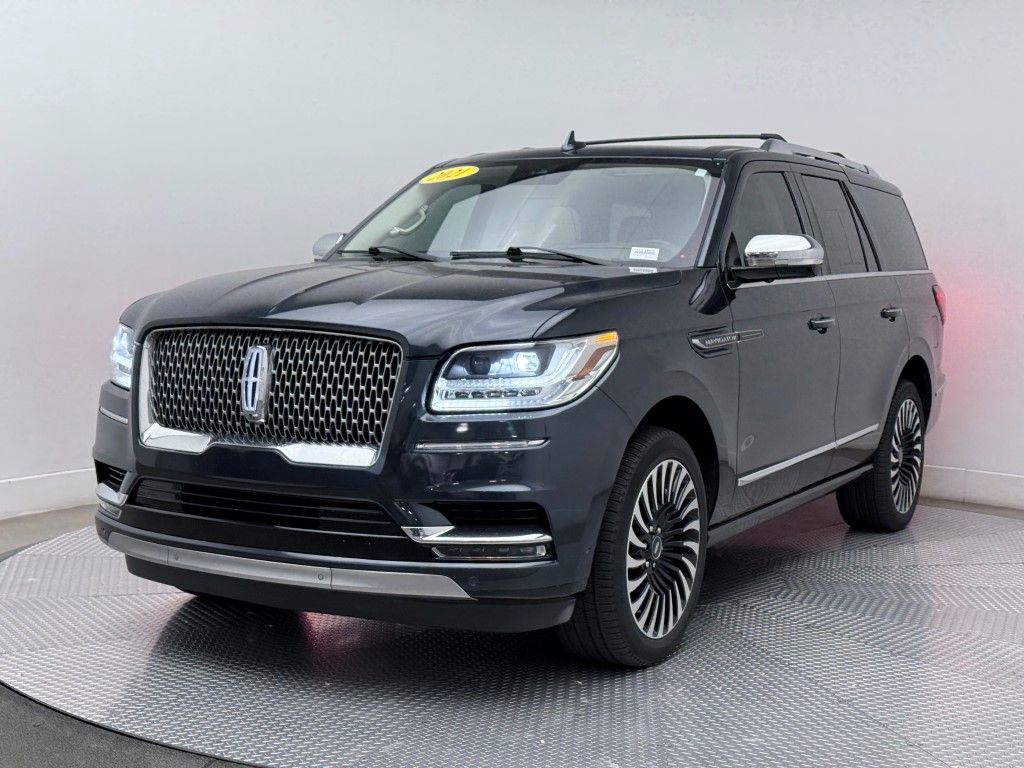 Thumbnail: 2021 Lincoln Navigator - 5