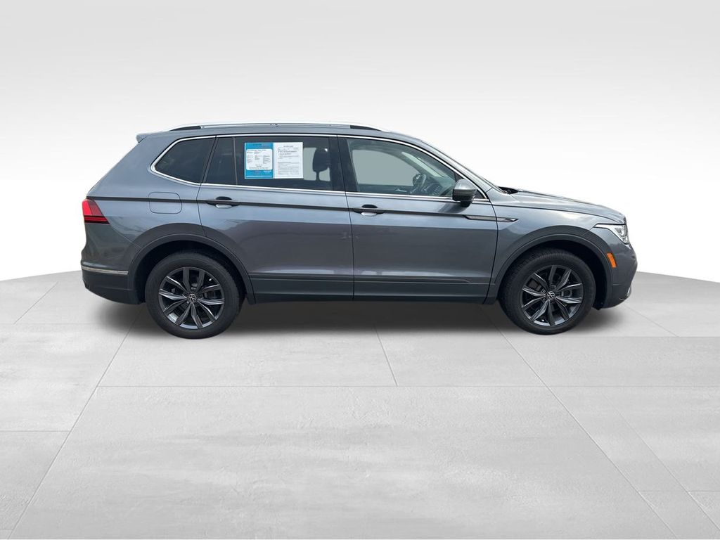 2023 Platinum Gray Metallic Volkswagen Tiguan 2.0T SE FWD SUV