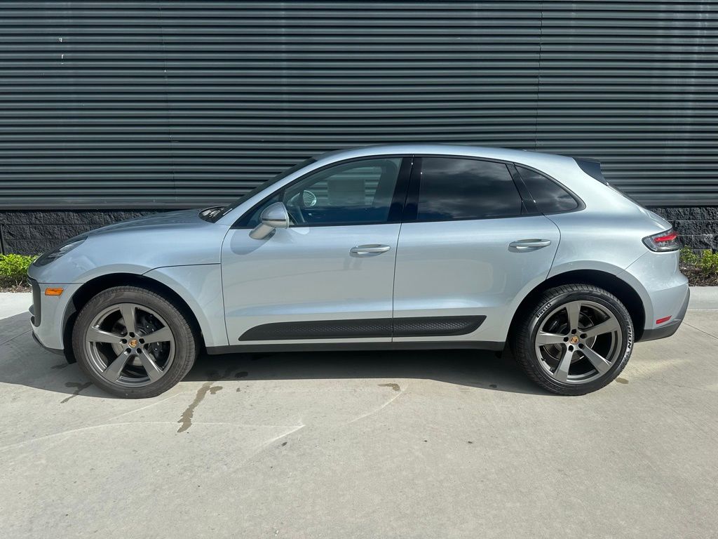 2025 Porsche Macan  2