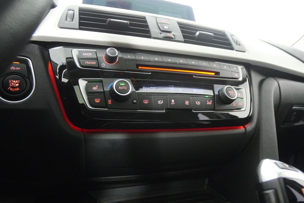 Thumbnail: 2018 BMW 3 Series - 23