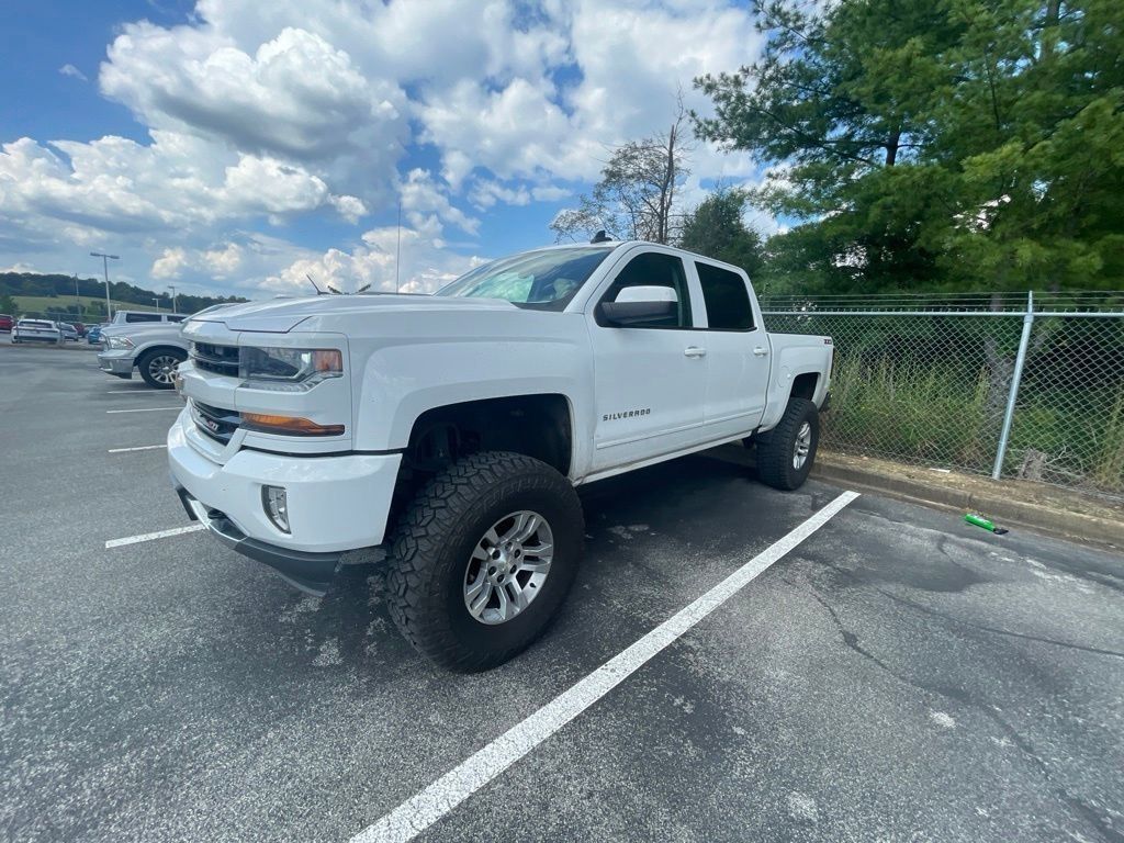 Summit White 2016 Chevrolet Silverado 1500 Pickup Truck Four-Wheel Drive 6-Speed Automatic Overdrive