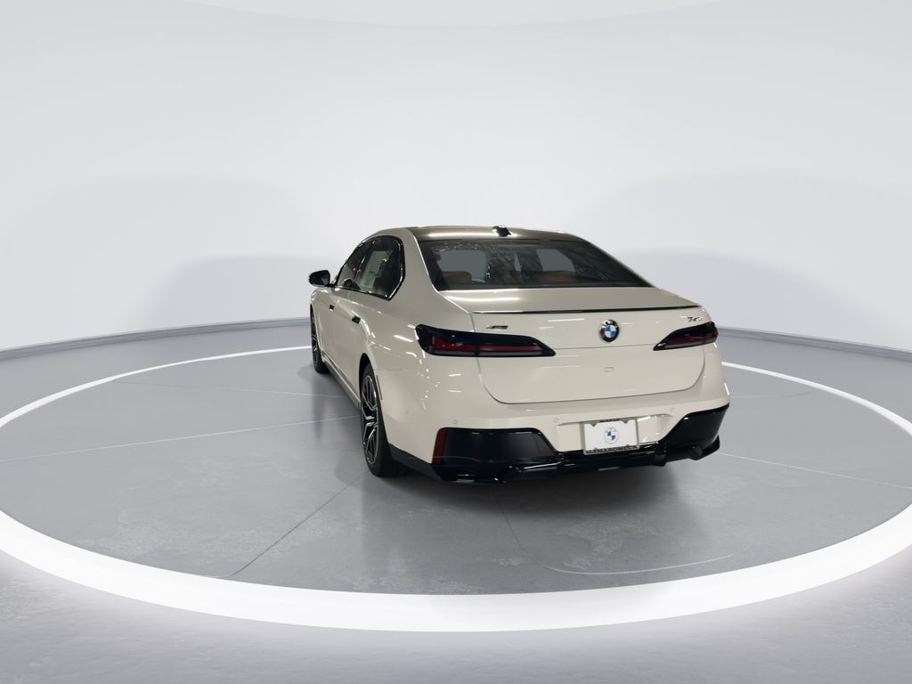 Thumbnail: 2026 BMW 7 Series - 6
