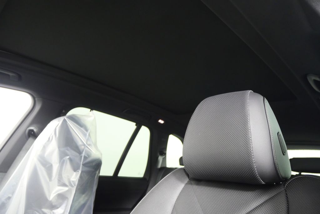 Thumbnail: 2026 BMW X5 - 11