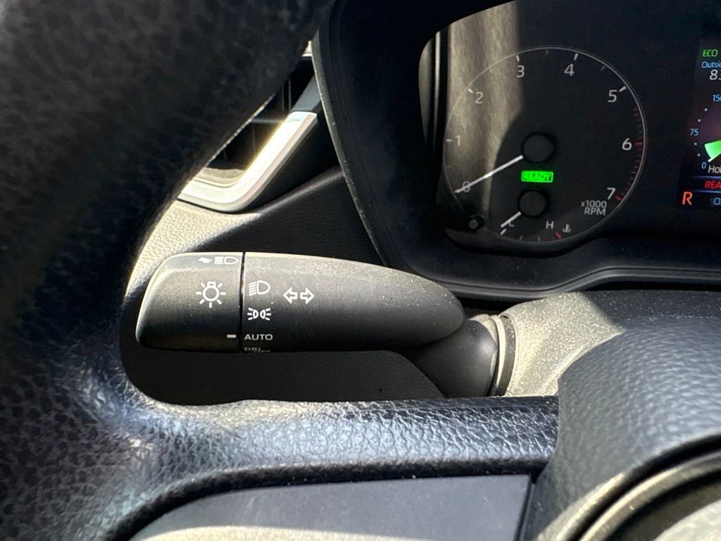 Used 2024  Toyota LE image 21