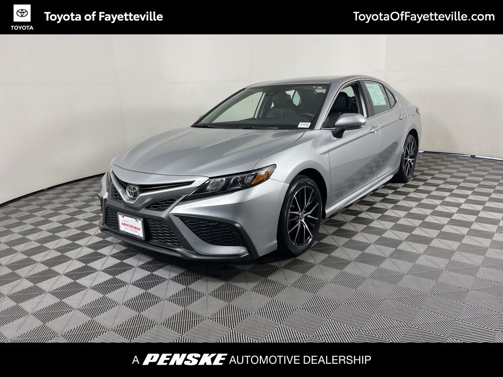 2022 Toyota Camry SE -
                Fayetteville, AR