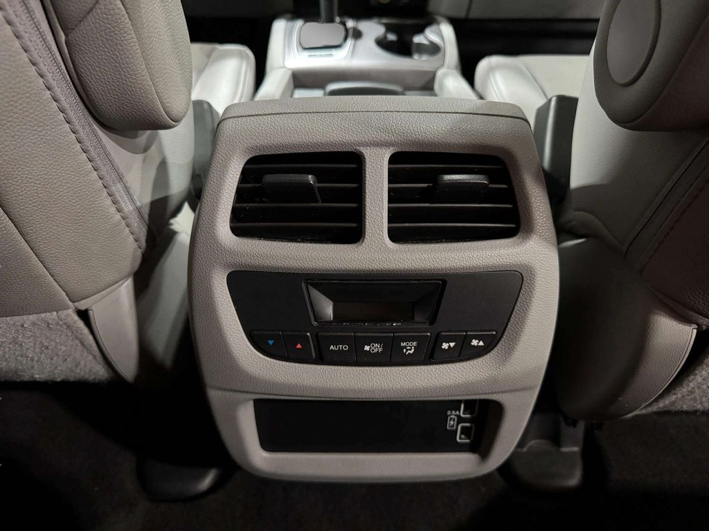 Certified Used 2019 Modern Steel Metallic Honda EX-L image 21