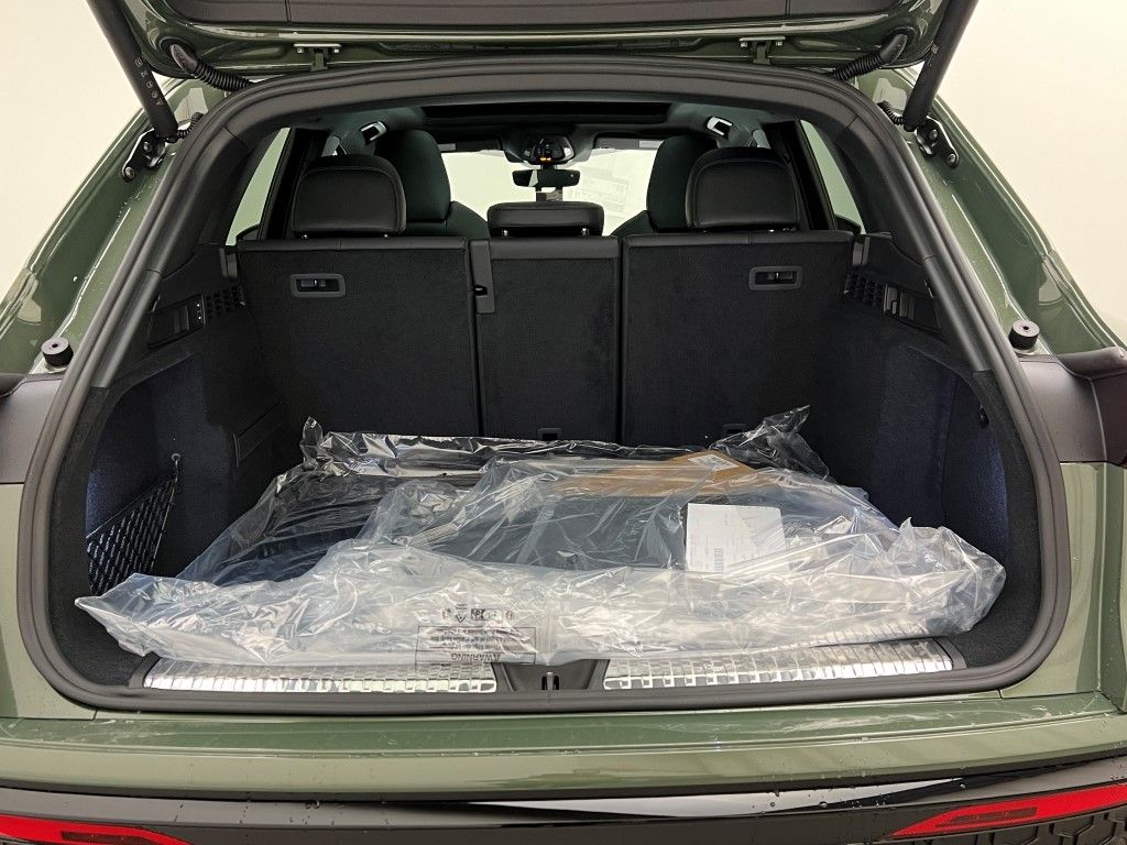 Thumbnail: 2025 Audi SQ5 - 9