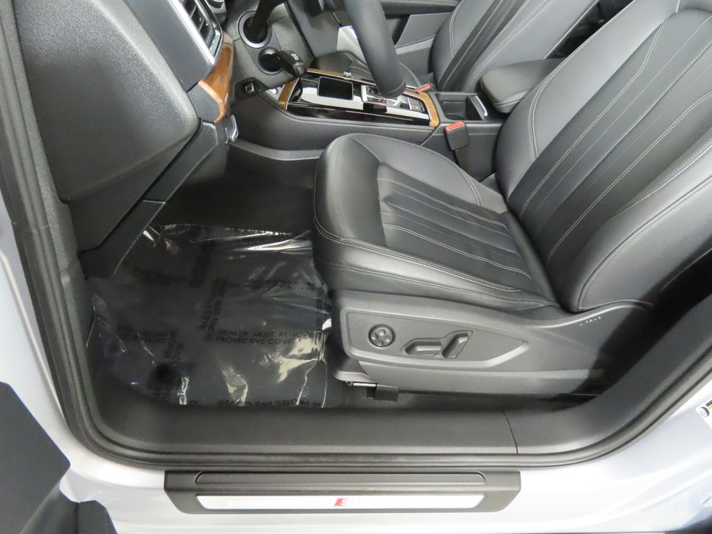 Thumbnail: 2022 Audi Q5 - 32