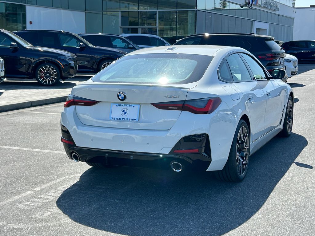 Thumbnail: 2026 BMW 4 Series - 5